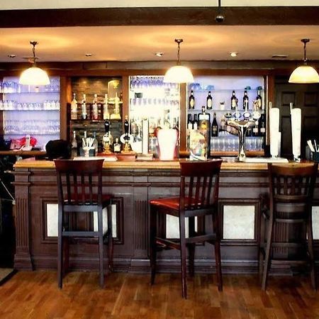 Jolly Waggoner Hotel Hounslow Bagian luar foto