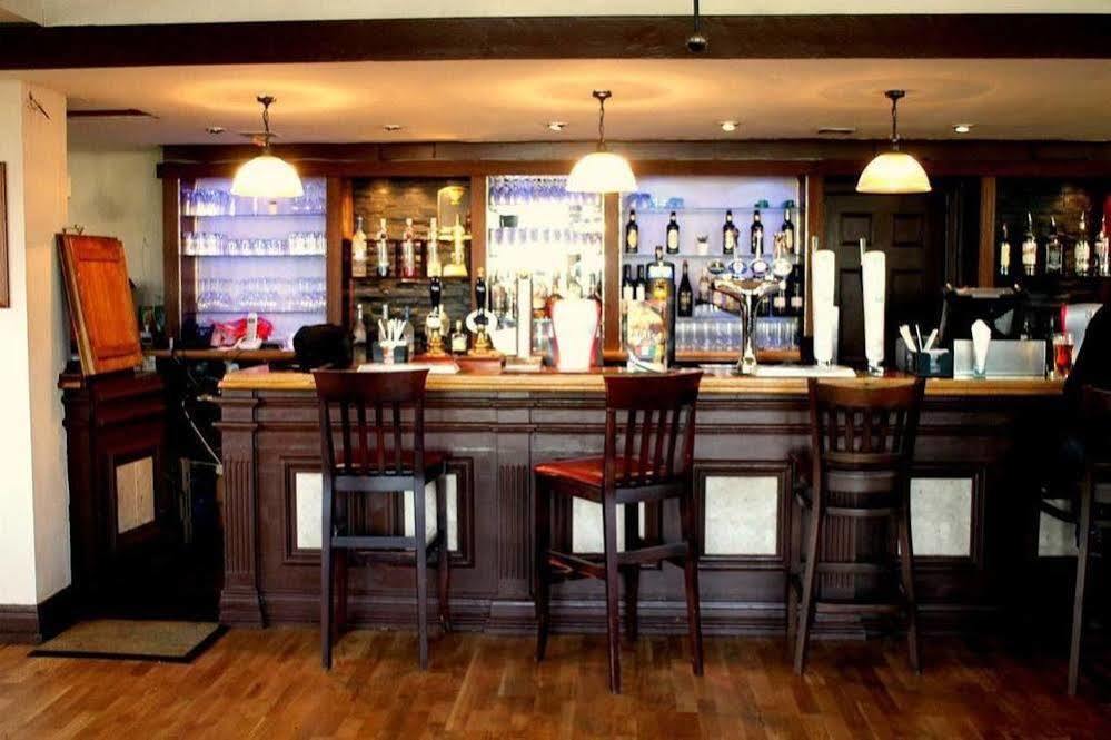 Jolly Waggoner Hotel Hounslow Bagian luar foto